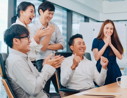 在友達學習、成長茁壯