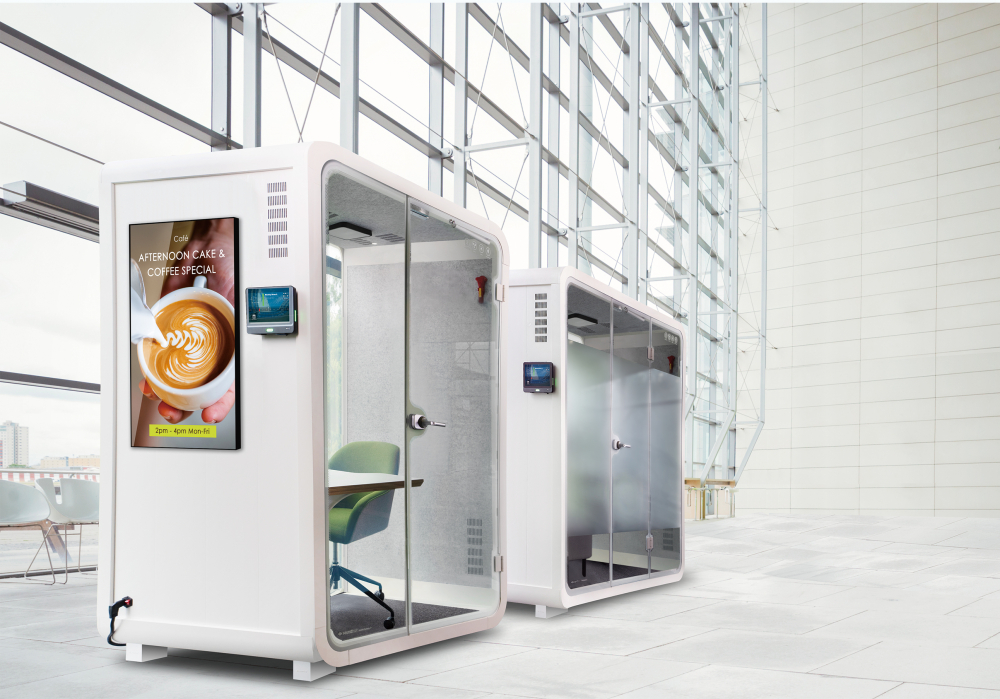 beats365子公司达擎之智慧行动办公舱，采用PDLC智能调光玻璃设计，透过通电与断电的电流切换，呈现透明与雾面效果，具节能降耗特性并兼顾隐私，确保信息安全