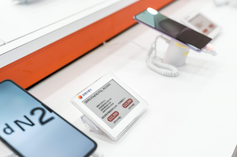 台灣大哥大導入創利空間ELSA電子價格牌系統，減少紙本印製與裁切，亦能即時調整產品價格及庫存標示