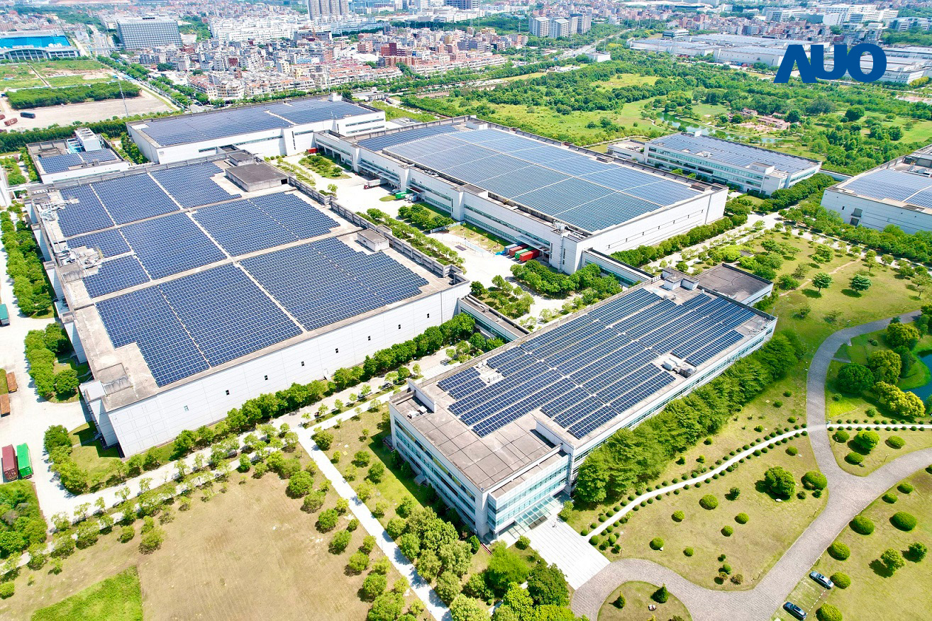 beats365厦门推动智能制造同时，透过绿电创能纵深推进绿色转型，厂区全屋顶铺设太阳能光伏板，每年太阳能发电 2,600多万度